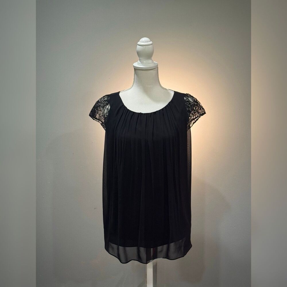 Black Alice + Olivia Silk Lined Lace Sleeve Blouse Size S EUC
